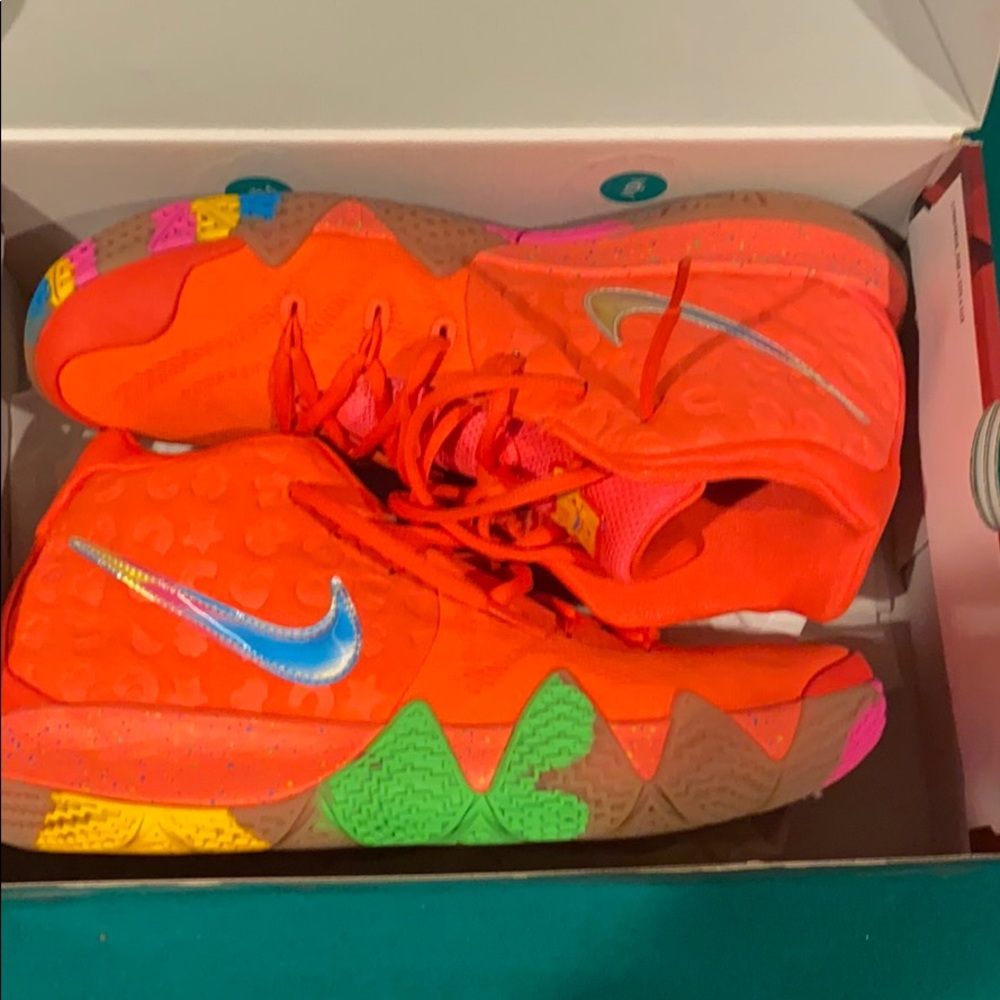 Kyrie Cereal Pack Lucky Charms